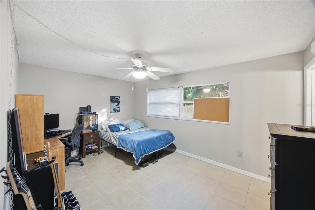 For Sale: $130,000 (2 beds, 2 baths, 1000 Square Feet)