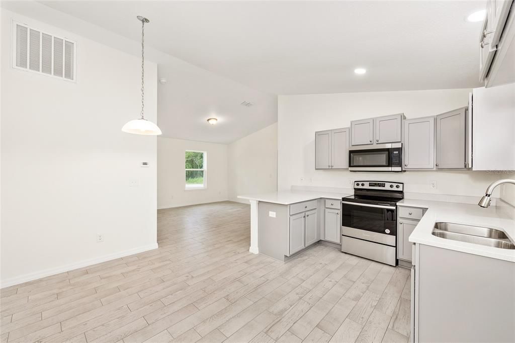 En Venta: $235,000 (3 camas, 2 baños, 1091 Pies cuadrados)