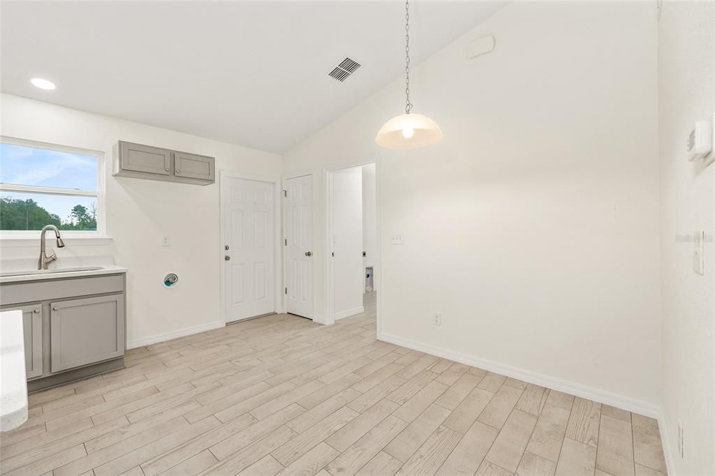 En Venta: $235,000 (3 camas, 2 baños, 1091 Pies cuadrados)