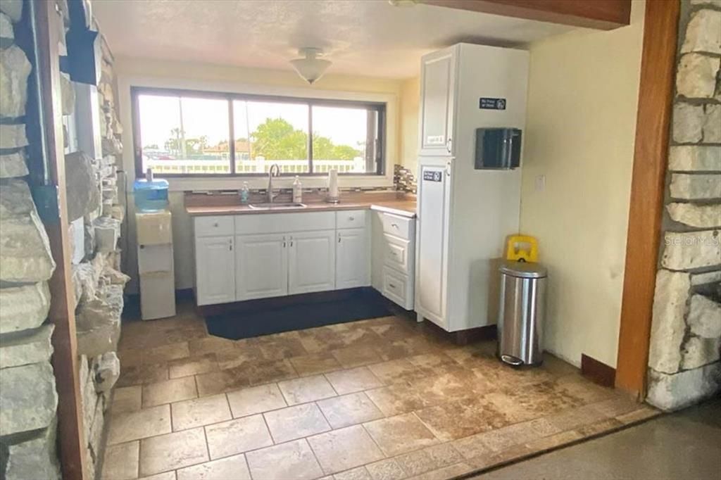 For Rent: $3,500 (3 beds, 2 baths, 1116 Square Feet)