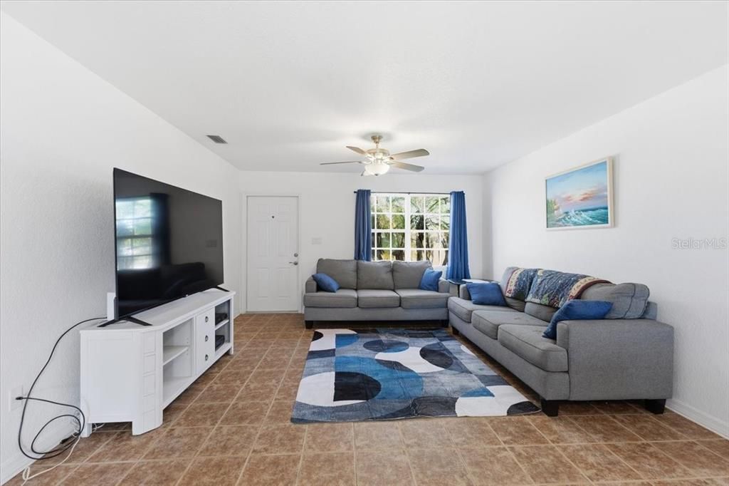 For Rent: $3,500 (3 beds, 2 baths, 1116 Square Feet)