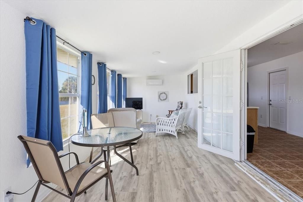 For Rent: $3,500 (3 beds, 2 baths, 1116 Square Feet)