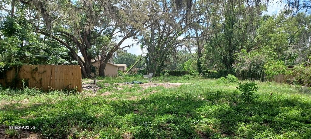 待售: $249,000 (0.48 acres)