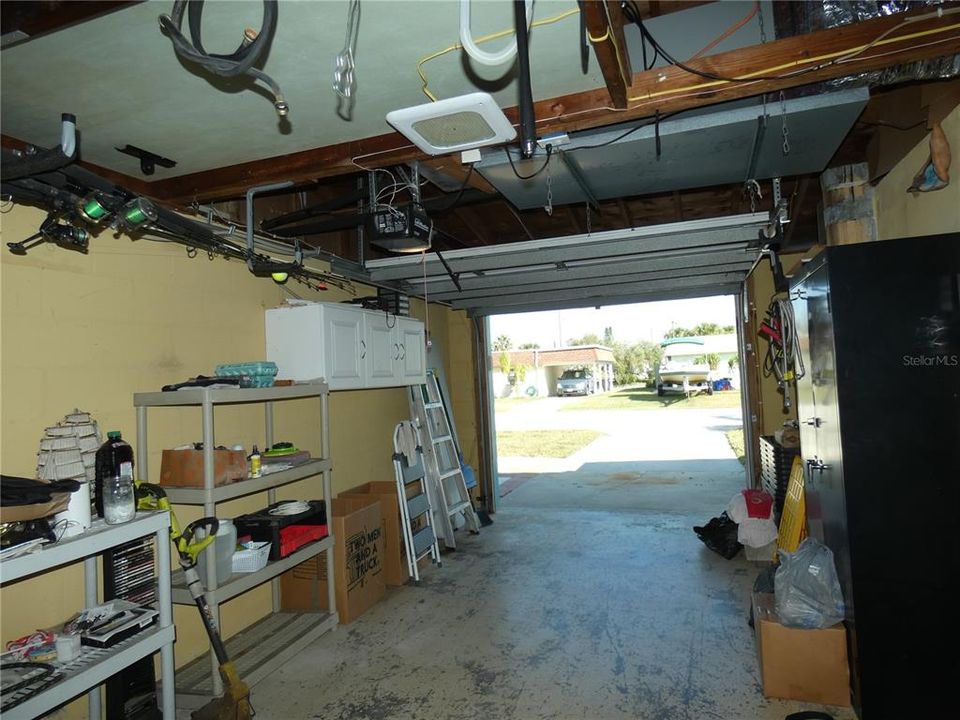 For Sale: $325,000 (2 beds, 1 baths, 768 Square Feet)