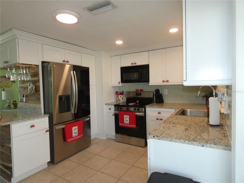 For Sale: $325,000 (2 beds, 1 baths, 768 Square Feet)