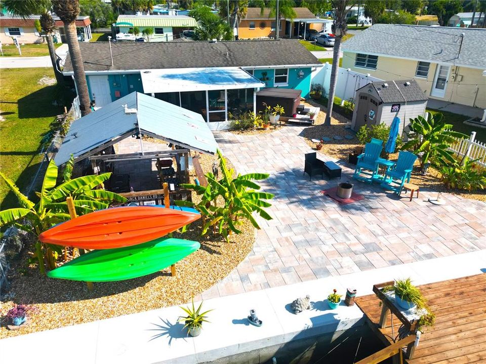 For Sale: $325,000 (2 beds, 1 baths, 768 Square Feet)