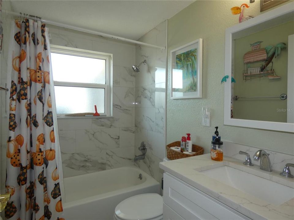 For Sale: $325,000 (2 beds, 1 baths, 768 Square Feet)