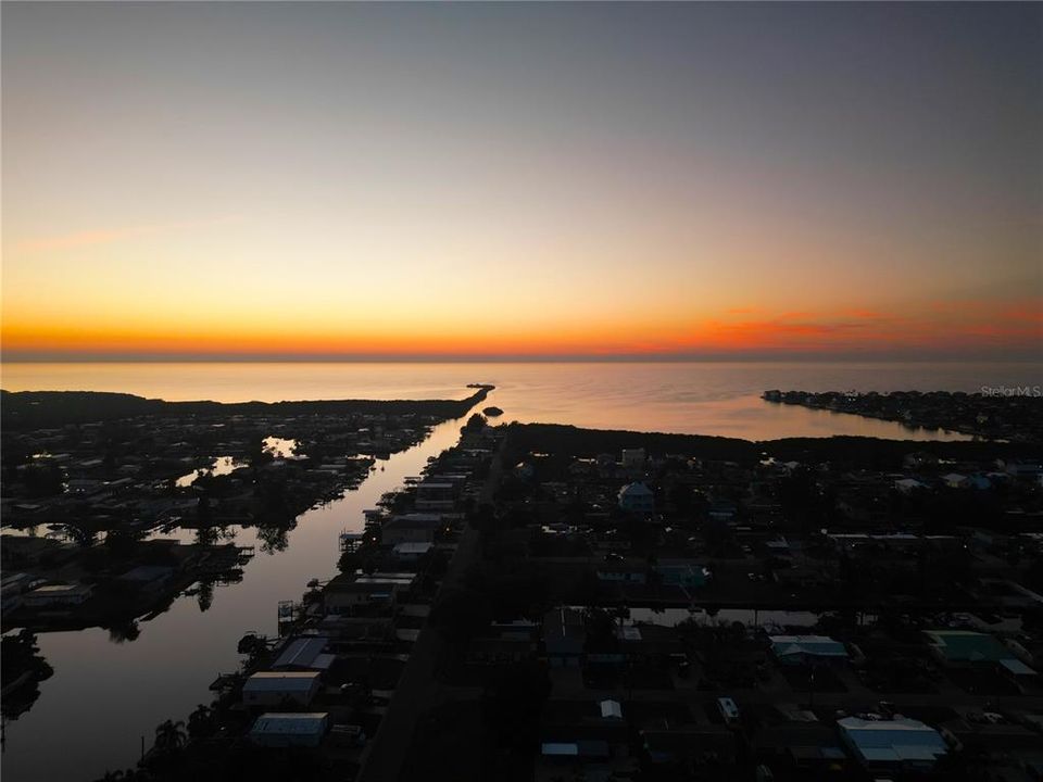 For Sale: $325,000 (2 beds, 1 baths, 768 Square Feet)