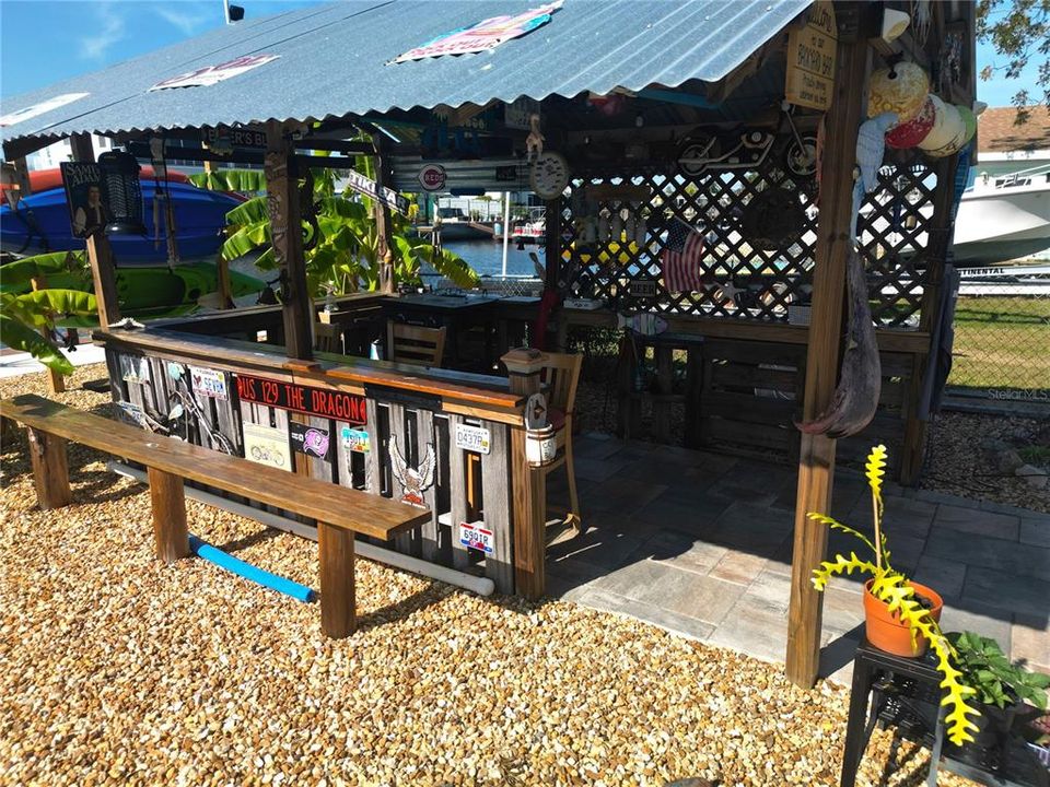 For Sale: $325,000 (2 beds, 1 baths, 768 Square Feet)