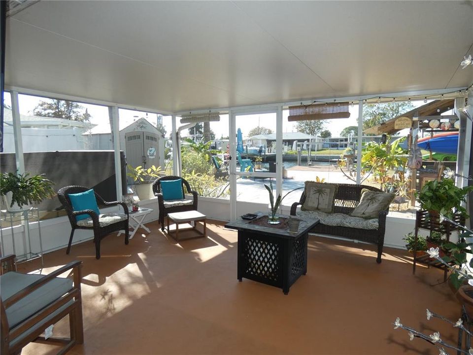 For Sale: $325,000 (2 beds, 1 baths, 768 Square Feet)