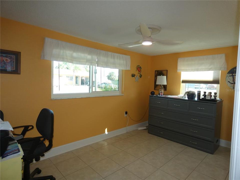 For Sale: $325,000 (2 beds, 1 baths, 768 Square Feet)