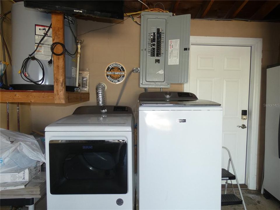 For Sale: $325,000 (2 beds, 1 baths, 768 Square Feet)