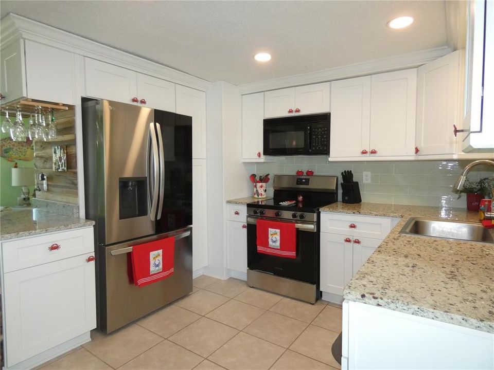 For Sale: $325,000 (2 beds, 1 baths, 768 Square Feet)