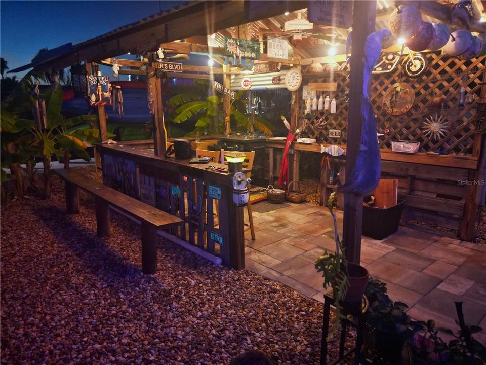 For Sale: $325,000 (2 beds, 1 baths, 768 Square Feet)