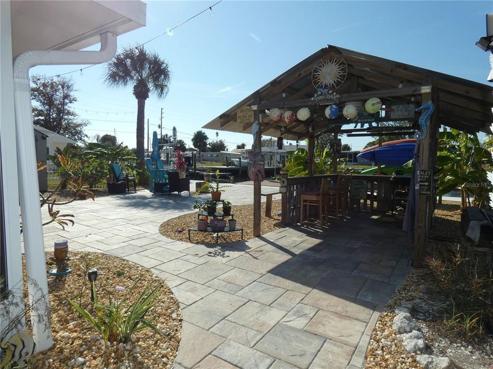 For Sale: $325,000 (2 beds, 1 baths, 768 Square Feet)