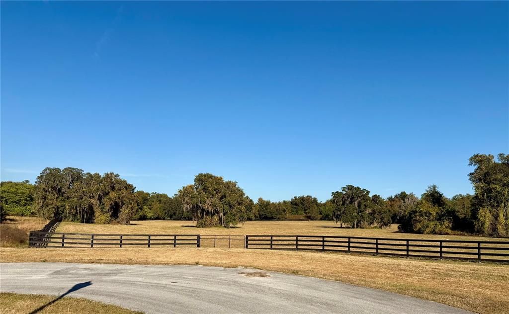 En Venta: $781,950 (12.03 acres)