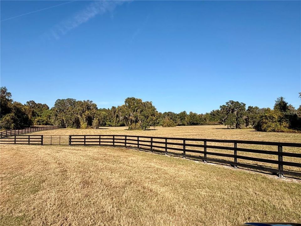 En Venta: $781,950 (12.03 acres)