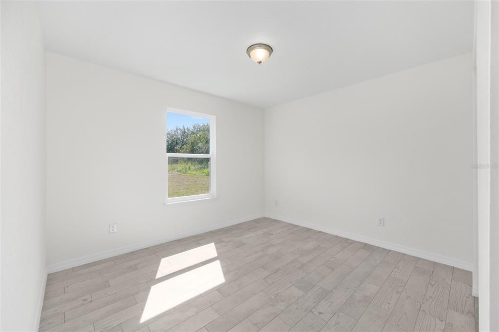 Active With Contract: $235,000 (3 beds, 2 baths, 1091 Square Feet)