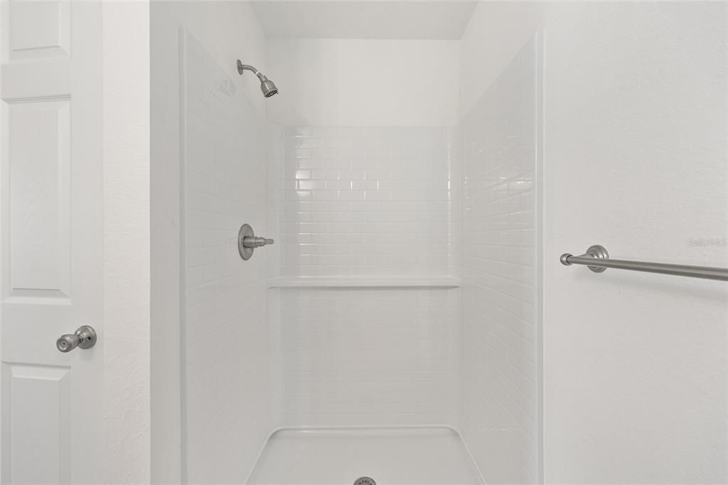 Active With Contract: $235,000 (3 beds, 2 baths, 1091 Square Feet)