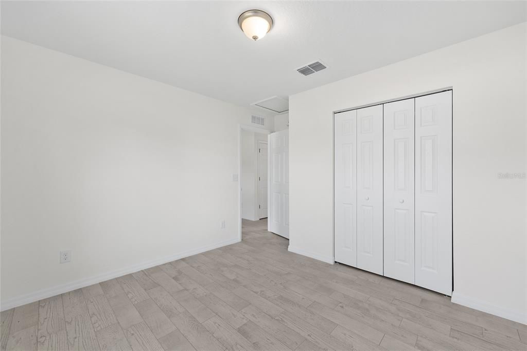 Active With Contract: $235,000 (3 beds, 2 baths, 1091 Square Feet)