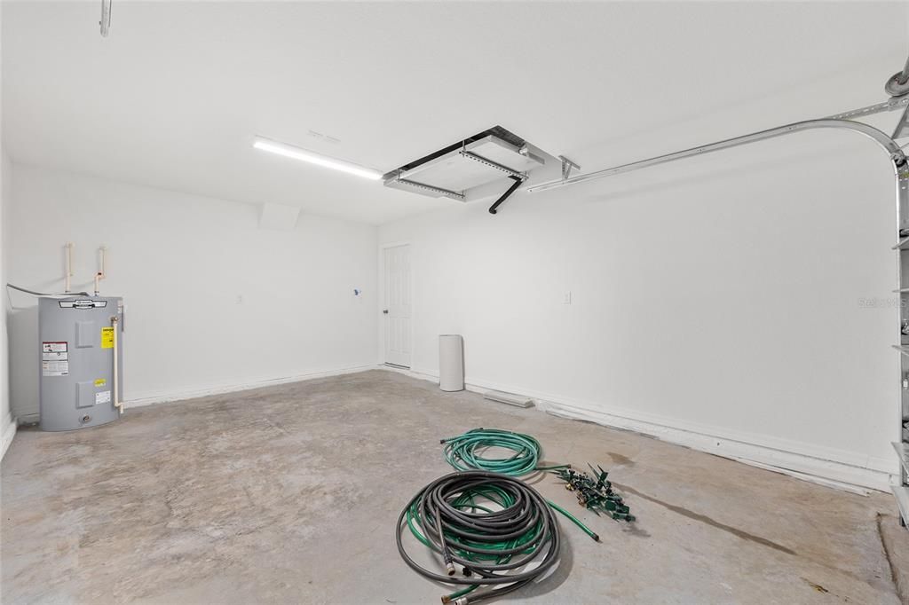 Active With Contract: $235,000 (3 beds, 2 baths, 1091 Square Feet)