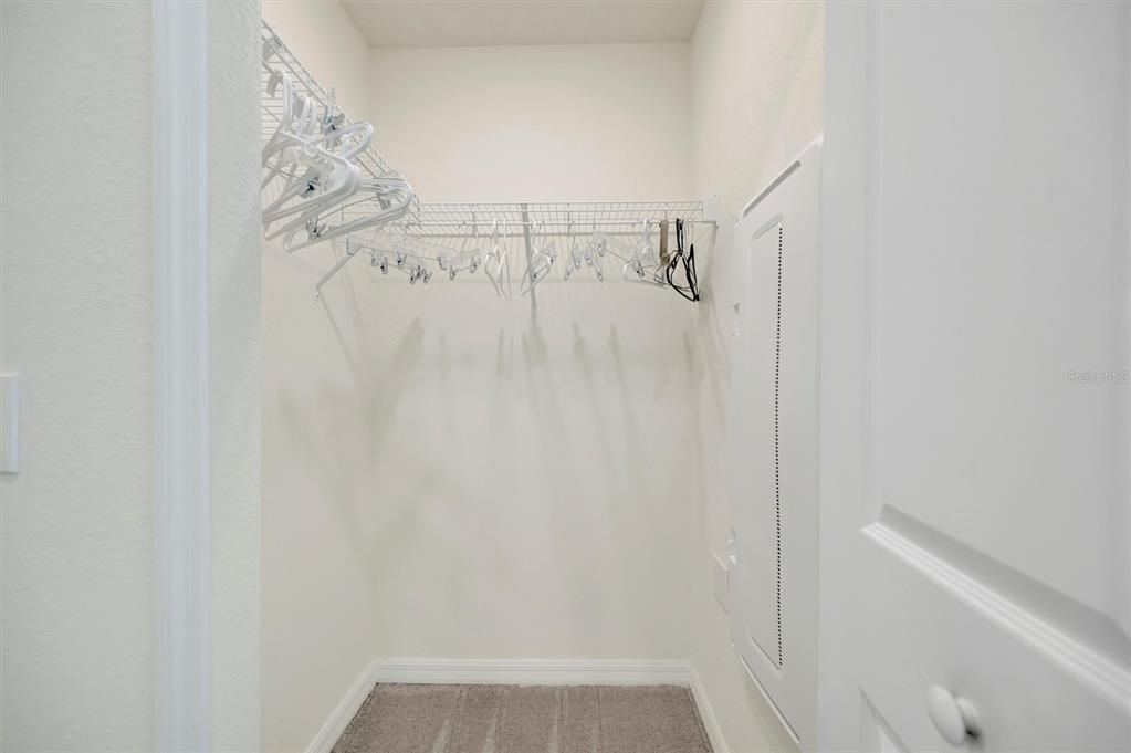 Active With Contract: $265,000 (2 beds, 2 baths, 1121 Square Feet)