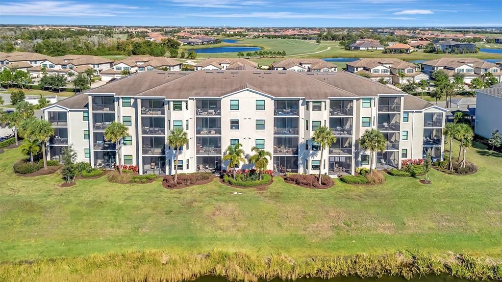 Active With Contract: $265,000 (2 beds, 2 baths, 1121 Square Feet)