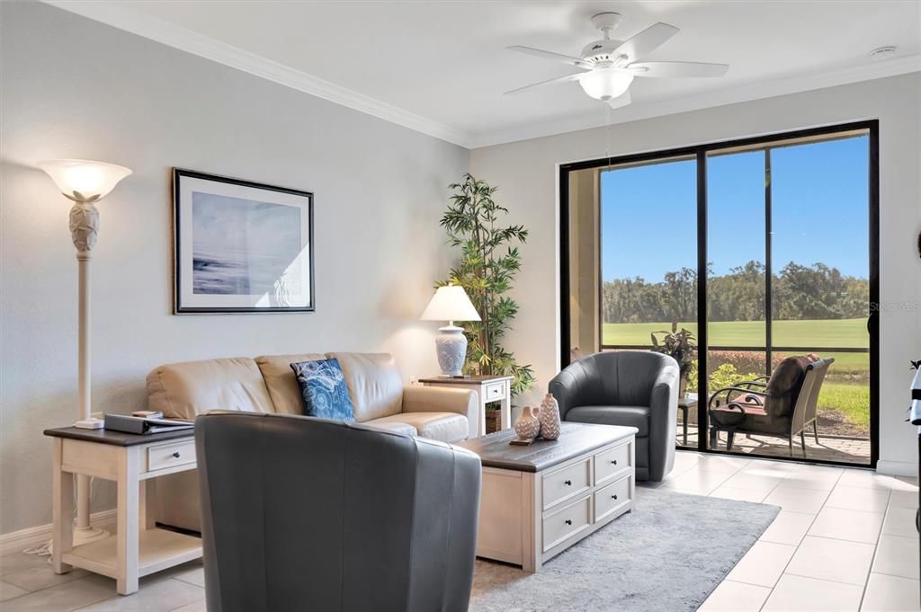 Active With Contract: $265,000 (2 beds, 2 baths, 1121 Square Feet)