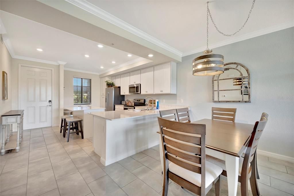 Active With Contract: $265,000 (2 beds, 2 baths, 1121 Square Feet)