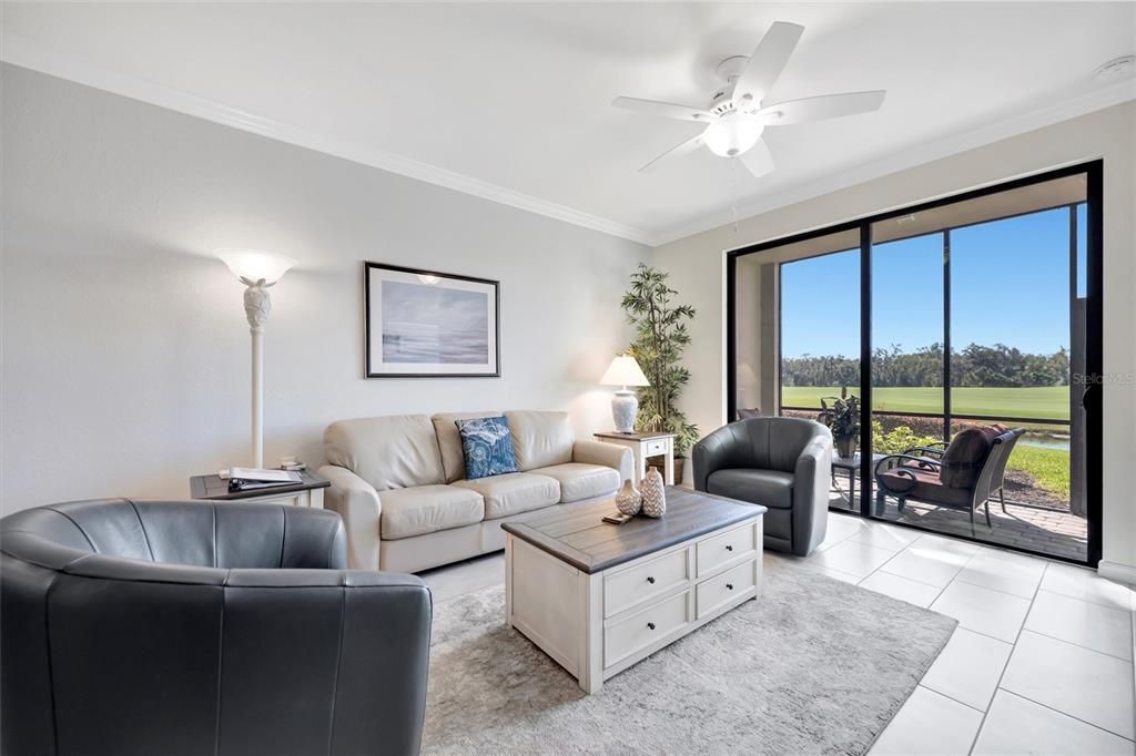 Active With Contract: $265,000 (2 beds, 2 baths, 1121 Square Feet)