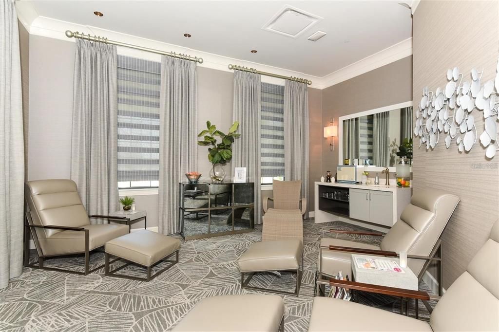 Active With Contract: $265,000 (2 beds, 2 baths, 1121 Square Feet)