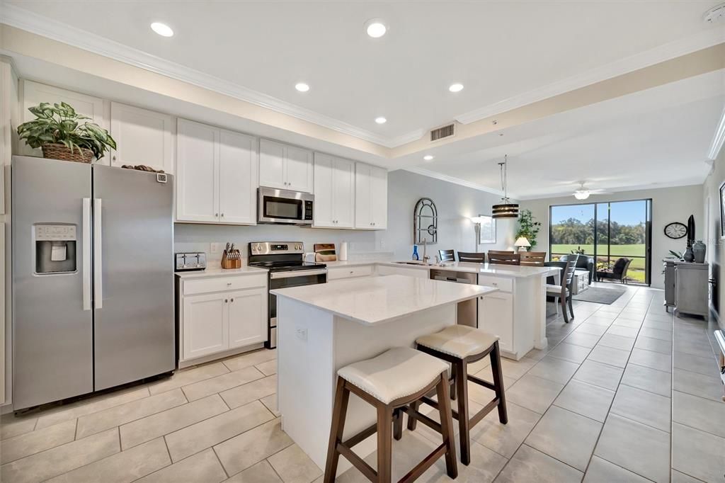 Active With Contract: $265,000 (2 beds, 2 baths, 1121 Square Feet)