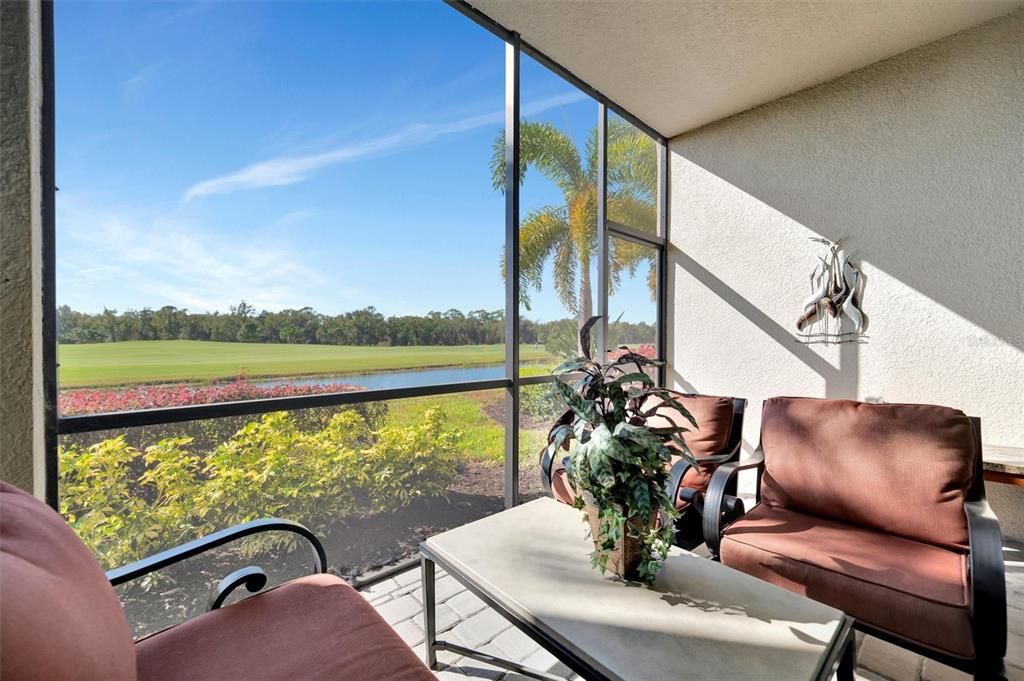 Active With Contract: $265,000 (2 beds, 2 baths, 1121 Square Feet)