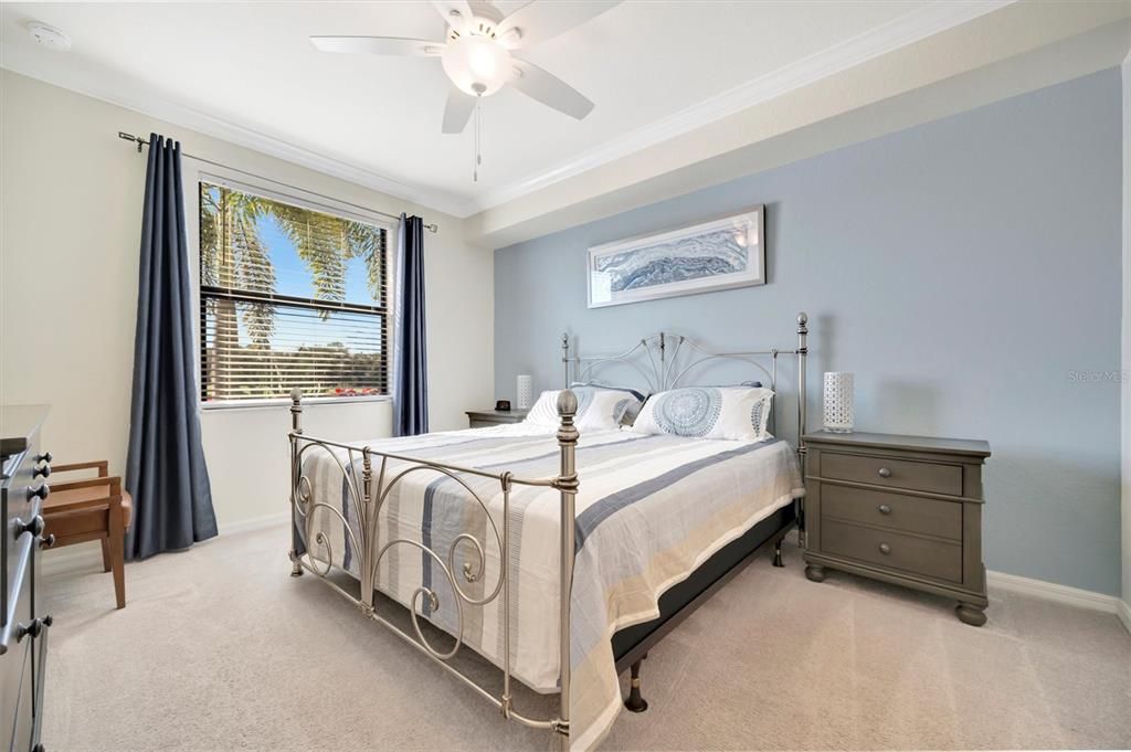 Active With Contract: $265,000 (2 beds, 2 baths, 1121 Square Feet)