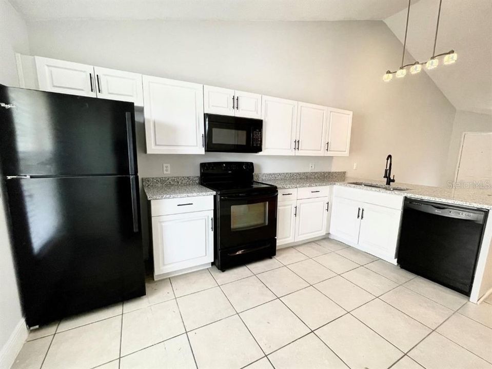 For Rent: $1,625 (2 beds, 2 baths, 840 Square Feet)