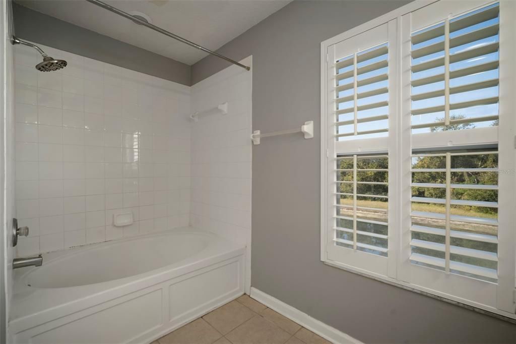 待售: $259,900 (3 贝兹, 2 浴室, 1684 平方英尺)