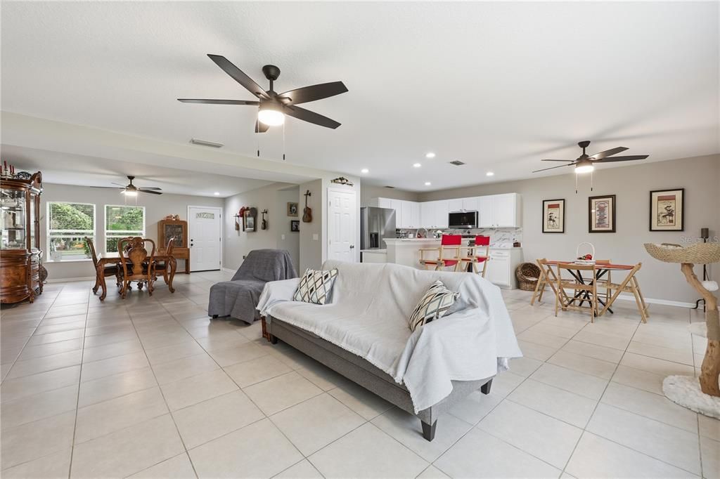 待售: $394,000 (3 贝兹, 2 浴室, 1885 平方英尺)