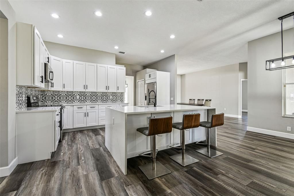 待售: $510,000 (4 贝兹, 3 浴室, 2507 平方英尺)