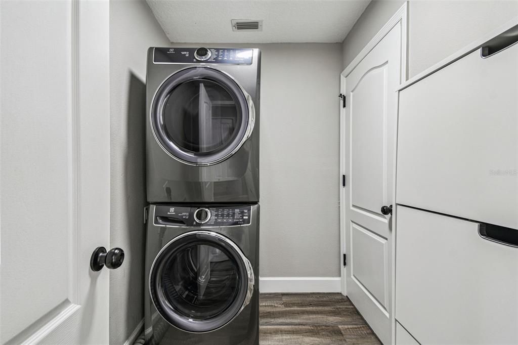 待售: $510,000 (4 贝兹, 3 浴室, 2507 平方英尺)