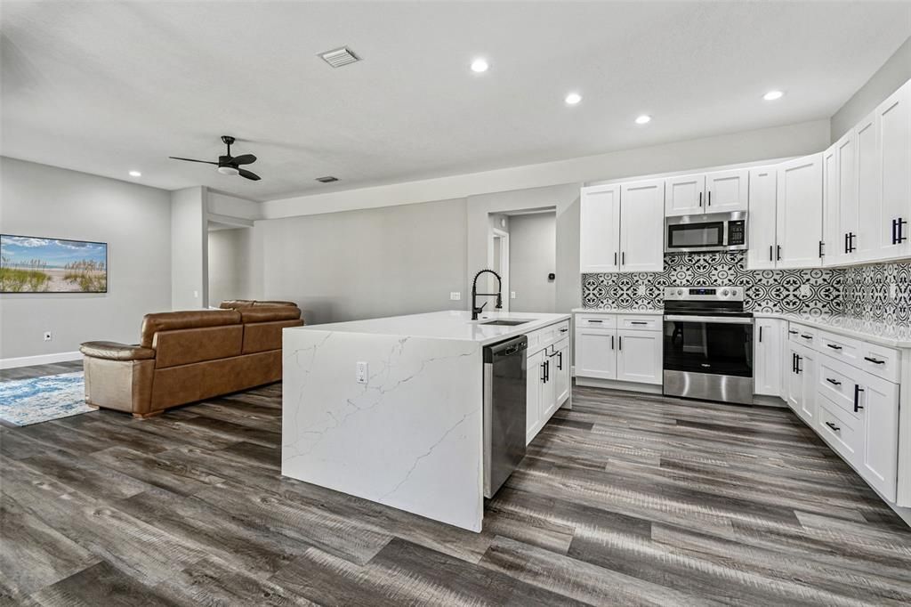 待售: $510,000 (4 贝兹, 3 浴室, 2507 平方英尺)