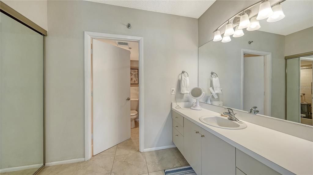 待售: $899,000 (2 贝兹, 2 浴室, 1172 平方英尺)