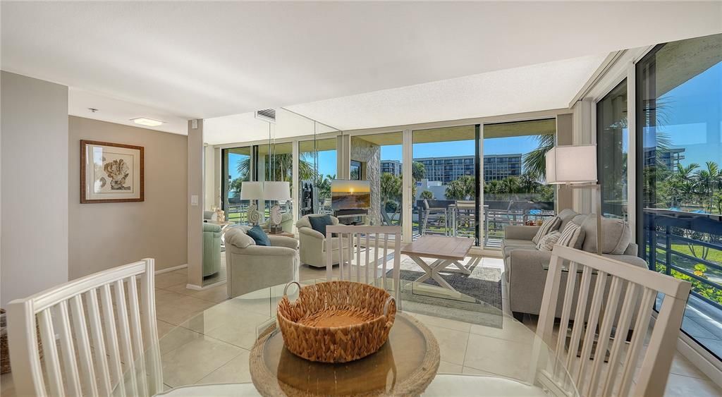 待售: $899,000 (2 贝兹, 2 浴室, 1172 平方英尺)