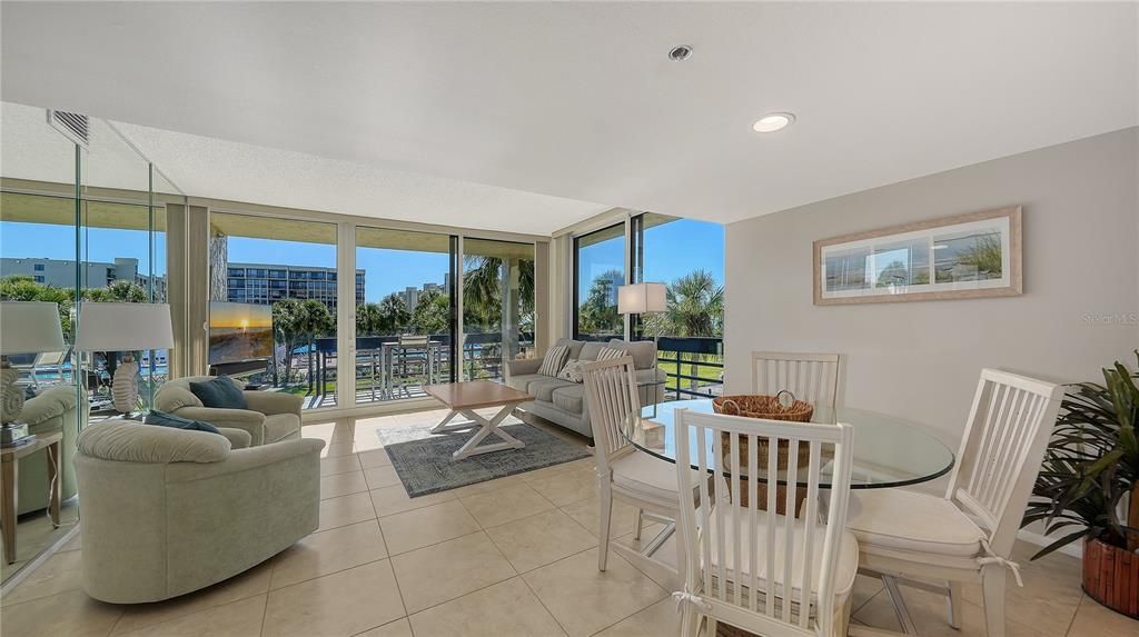 待售: $899,000 (2 贝兹, 2 浴室, 1172 平方英尺)