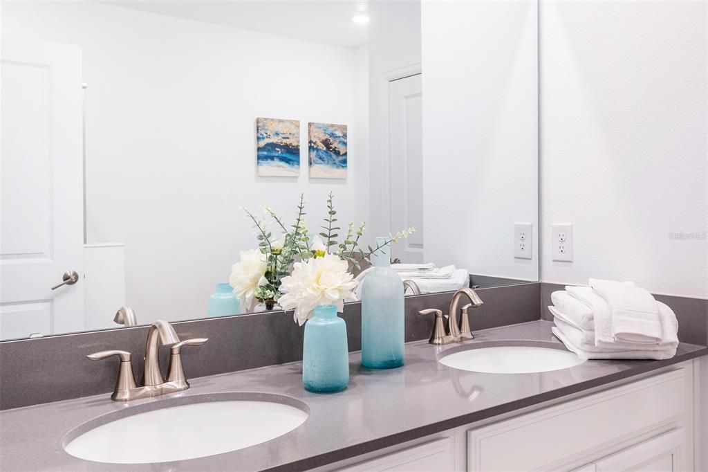 For Sale: $918,000 (8 beds, 5 baths, 4289 Square Feet)