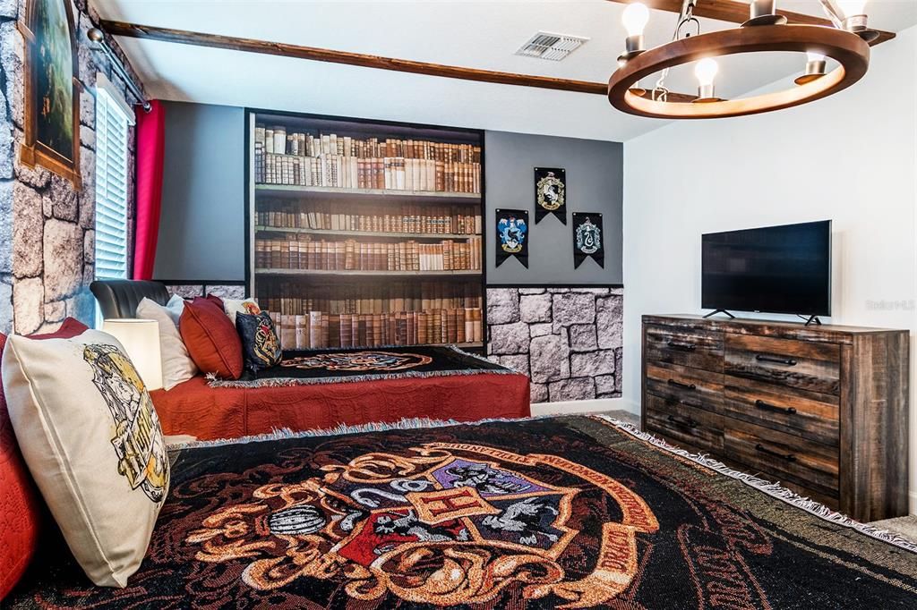 For Sale: $918,000 (8 beds, 5 baths, 4289 Square Feet)