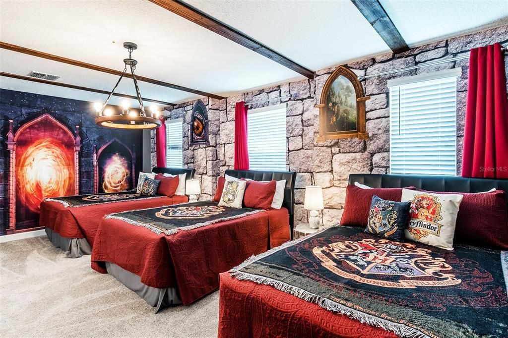 For Sale: $918,000 (8 beds, 5 baths, 4289 Square Feet)