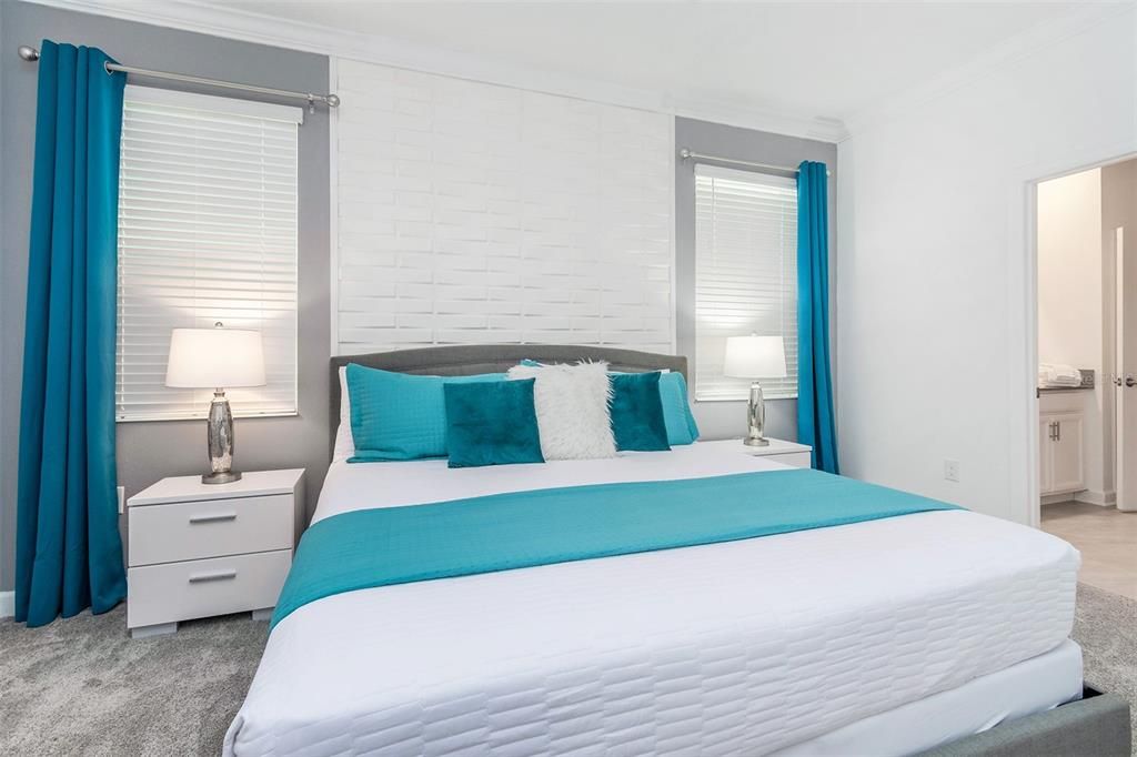 For Sale: $918,000 (8 beds, 5 baths, 4289 Square Feet)