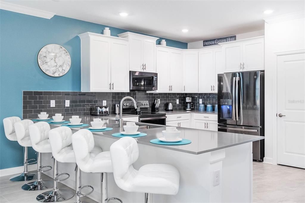 For Sale: $918,000 (8 beds, 5 baths, 4289 Square Feet)