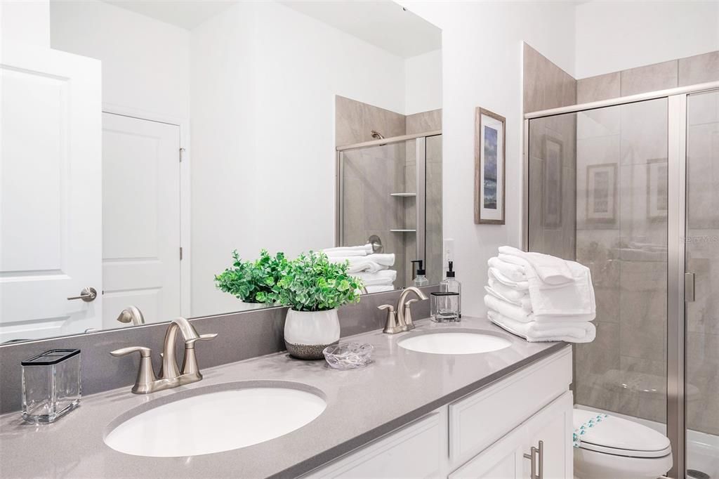 For Sale: $918,000 (8 beds, 5 baths, 4289 Square Feet)