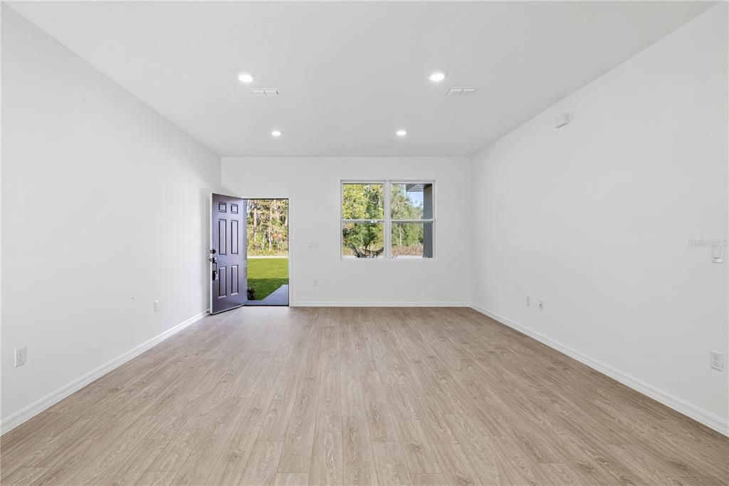 For Sale: $272,990 (4 beds, 2 baths, 1708 Square Feet)